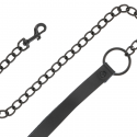 Bdsm-fesseln aus schwarzem leder und halsband
BDSM Handschellen