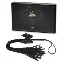 Frusta nera proposta da lillyAccessori e Copricapezzoli