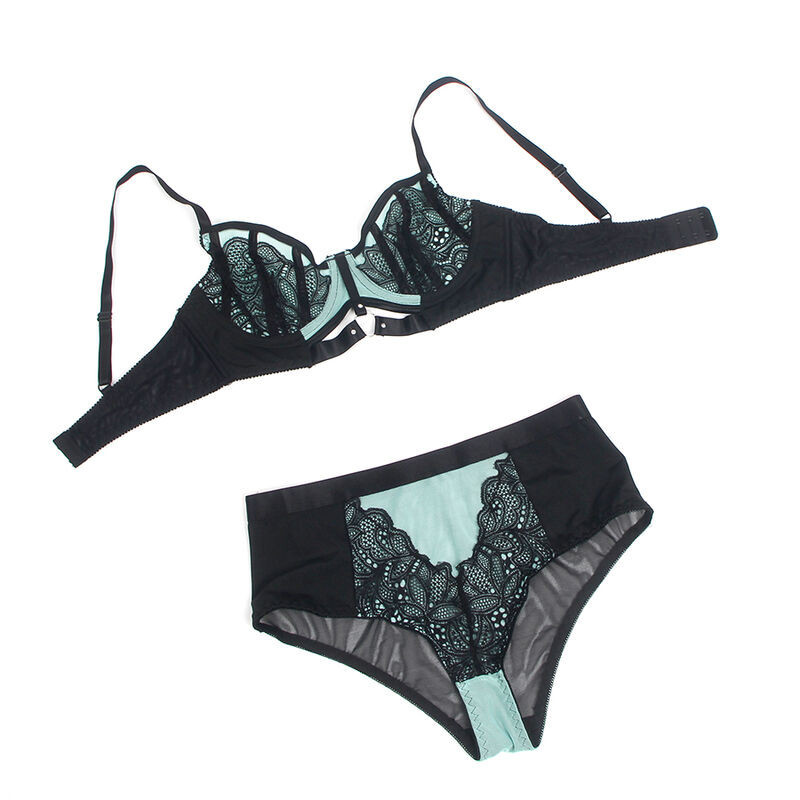 Conjunto lingerie SUBBLIME com correntes decorativas e tule coraçãoConjuntos sensuais